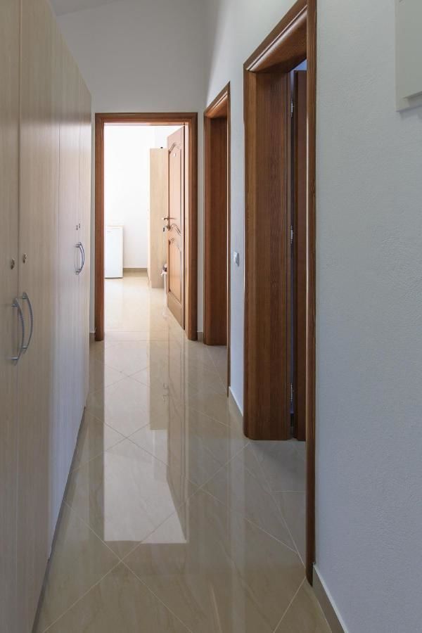 Гостевой дом Guesthouse Gulić Сутоморе-18