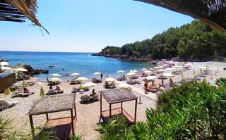 Гостевой дом Guesthouse Gulić Сутоморе Четырехместный номер-1