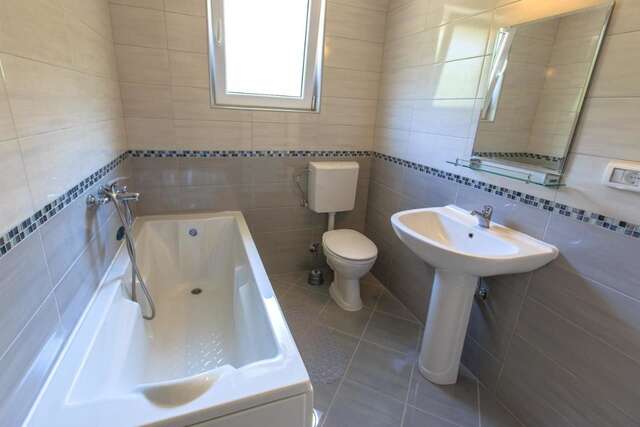 Гостевой дом Guesthouse Gulić Сутоморе-19