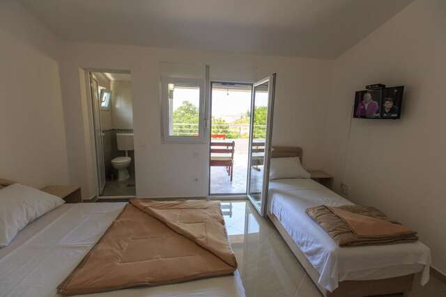 Гостевой дом Guesthouse Gulić Сутоморе-11
